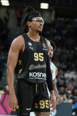 23 Ocak 2025 tarihinde İspanya 'nın Movistar Arena Madrid kentinde oynanan Real Madrid ile Baskonia Vitoria Gasteiz arasındaki EuroLeague karşılaşmasında Baskonia' lı Moneke Chima