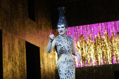 Aktörler La Corte de Faraon operasının sunumu sırasında Madrid 'deki Zarzuela Tiyatrosu' nda 25 Ocak 2025 İspanya