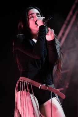 Şarkıcı Judeline 28 Ocak 2025 'te İspanya' nın Madrid şehrinde Teatro Circo Price 'da konser verdi..