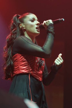 Şarkıcı Miriam Rodriguez 31 Ocak 2025 'te Madrid' deki Live Las Ventas konserinde sahne aldı..