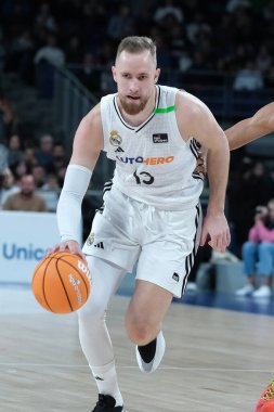 Real Madrid 'den Dzanan Musa, Real Madrid ve Joventut Badalona arasında 2 Şubat 2025 tarihinde Madrid, İspanya' da oynanan maçta.