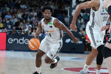 Real Madrid ve Joventut Badalona arasında 2 Şubat 2025 tarihinde Madrid 'de oynanan Movistar Arena' da oynanan maç sırasında Real Madrid