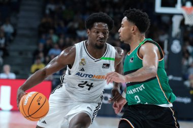 Real Madrid ve Joventut Badalona arasında 2 Şubat 2025 tarihinde Madrid 'de oynanan Movistar Arena' da oynanan maç sırasında Real Madrid