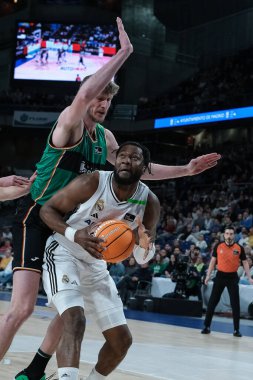 Real Madrid 'den Bruno Fernandez, Real Madrid ve Joventut Badalona arasında 2 Şubat 2025 tarihinde Madrid, İspanya' da oynanan maçta.