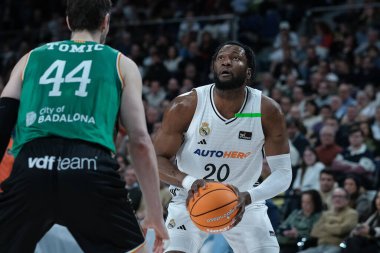 Real Madrid 'den Bruno Fernandez, Real Madrid ve Joventut Badalona arasında 2 Şubat 2025 tarihinde Madrid, İspanya' da oynanan maçta.