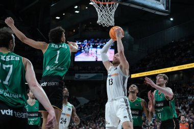 Real Madrid 'den Dzanan Musa, Real Madrid ve Joventut Badalona arasında 2 Şubat 2025 tarihinde Madrid, İspanya' da oynanan maçta.