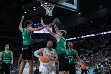 Real Madrid 'den Dzanan Musa, Real Madrid ve Joventut Badalona arasında 2 Şubat 2025 tarihinde Madrid, İspanya' da oynanan maçta.