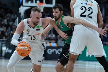 Real Madrid 'den Dzanan Musa, Real Madrid ve Joventut Badalona arasında 2 Şubat 2025 tarihinde Madrid, İspanya' da oynanan maçta.