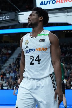 Real Madrid ve Joventut Badalona arasında 2 Şubat 2025 tarihinde Madrid 'de oynanan Movistar Arena' da oynanan maç sırasında Real Madrid