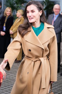 İspanya Kraliçesi Letizia, Dünya Kanser Günü 2025 tarihli Kurumsal etkinliğe 4 Şubat 2025 tarihinde İspanya 'nın Madrid kentinde katılmaktadır..