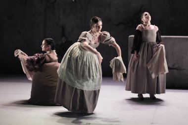 Flamenko dansçısı Pineda 'nın 5 Şubat' ta Madrid 'deki Matadero' da düzenlenen Flamenko de Andaluca balesi sırasında sahne alır.