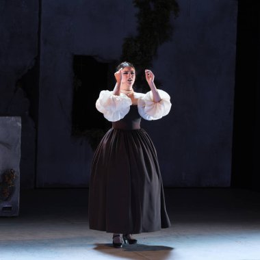 Flamenko dansçısı Pineda 'nın 5 Şubat' ta Madrid 'deki Matadero' da düzenlenen Flamenko de Andaluca balesi sırasında sahne alır.