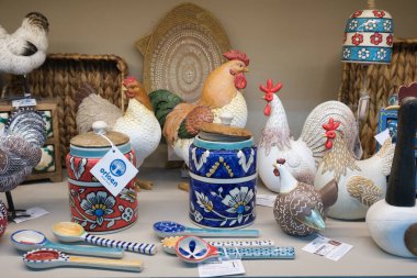 Madrit 'teki Ifema' daki InterTERGIFT 2025 Uluslararası Dekorasyon Sergisi 'nde dekoratif unsurlar sergilenmektedir. 7 Şubat 2025 Madrid, İspanya