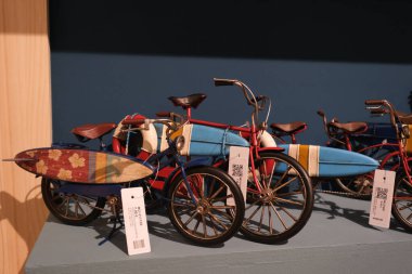 Madrit 'teki Ifema' daki InterTERGIFT 2025 Uluslararası Dekorasyon Sergisi 'nde dekoratif unsurlar sergilenmektedir. 7 Şubat 2025 Madrid, İspanya