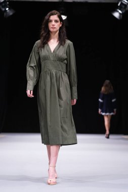 İspanya 'nın 9 Şubat 2025 tarihinde Madrid IFEMA' da KAPDACASA tasarımı ile bir model geçit töreni düzenlenmiştir.