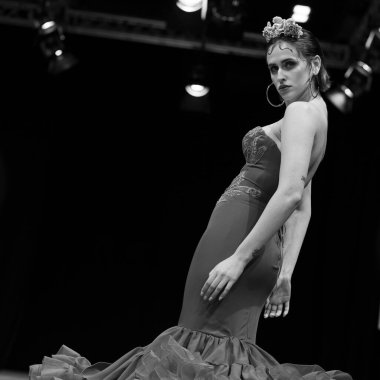 İspanya 'nın 9 Şubat 2025 tarihinde Madrid IFEMA' da Essdm tasarımı ile bir model geçit töreni düzenledi.