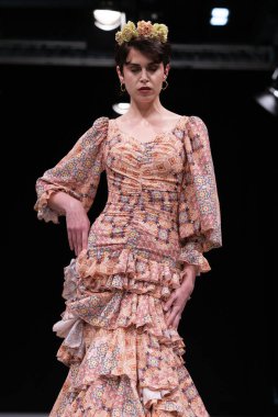 İspanya 'nın 9 Şubat 2025 tarihinde Madrid IFEMA' da Essdm tasarımı ile bir model geçit töreni düzenledi.