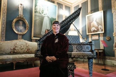  Joana Vasconcelos, Joana Vasconcelos 'un bir sonraki sergisinin sunumuna 14 Şubat 2025' te İspanya 'nın Madrid kentinde katıldı..