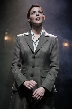 Manuela Velasco, 13 Şubat 2025 tarihinde İspanya 'nın Madrid Abadia tiyatrosunda El silla K. Cartas desde el olvido sırasında sahne almaktadır.