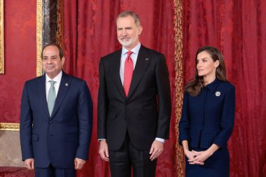  İspanya Kralı VI. Felipe ve İspanya Kraliçesi Letiza, Mısır Arap Cumhuriyeti Başkanı Abdel Fatah Al Sisi 'yi 19 Şubat 2025 tarihinde Madrid' deki Kraliyet Sarayı 'nda öğle yemeği için kabul etti.