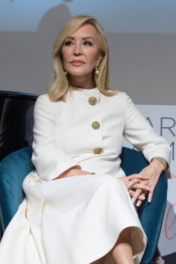 Carmen Lomana kitabı Pasin Por La Vida 'yı 19 Şubat 2025 tarihinde Madrid' de Club Monteetti 'de sunar.