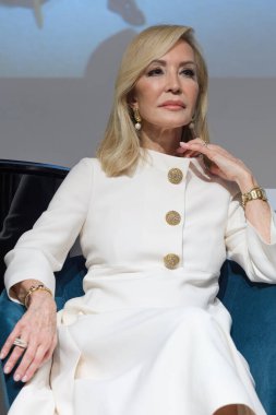 Carmen Lomana kitabı Pasin Por La Vida 'yı 19 Şubat 2025 tarihinde Madrid' de Club Monteetti 'de sunar.