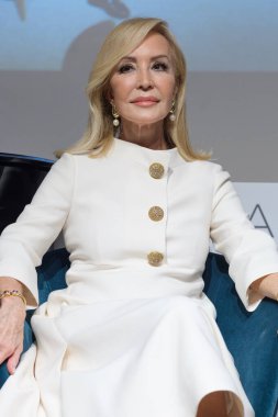 Carmen Lomana kitabı Pasin Por La Vida 'yı 19 Şubat 2025 tarihinde Madrid' de Club Monteetti 'de sunar.