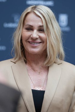 Laureus World Sports Academy üyesi Nadia Comaneci, 2003 Mart 2025 tarihinde İspanya 'da Real Casa de Correos' ta Laureus Spor Ödülleri için yapılan açıklamaya katıldı.