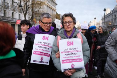 8 Mart 2025 'te İspanya' da Madrid şehir merkezinde düzenlenen 8. Uluslararası Kadınlar Günü yürüyüşüne yüzlerce kadın katıldı.