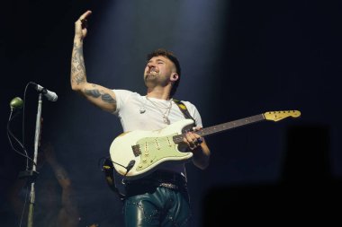 Şarkıcı Dani Fernandez, 8 Mart 2025 tarihinde Madrid 'de Yaren ile birlikte Movistar Arena' da bir konser verdi. 