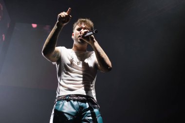 Şarkıcı Dani Fernandez, 8 Mart 2025 tarihinde Madrid 'de Yaren ile birlikte Movistar Arena' da bir konser verdi. 