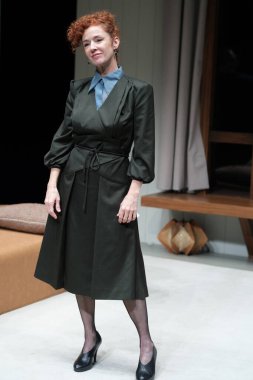 Marta Belenguer, 11 Mart 2025 'te İspanya' da La Abadia Tiyatrosu 'nda oynanan Viejos Tiempos tiyatrosunda performans sergiledi.