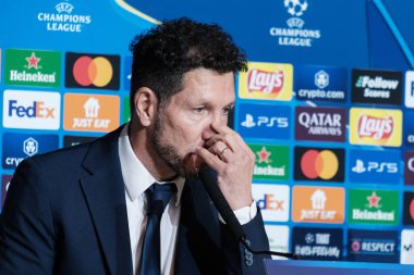 Diego Simeone 11 Mart 2025 tarihinde Madrid Metropolitano Stadyumu 'nda Atletico de Madrid ve Real Madrid CF arasında oynanan UEFA Şampiyonlar Ligi maçına katıldı.