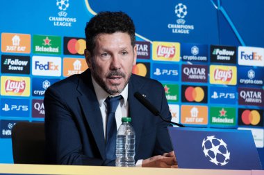 Diego Simeone 11 Mart 2025 tarihinde Madrid Metropolitano Stadyumu 'nda Atletico de Madrid ve Real Madrid CF arasında oynanan UEFA Şampiyonlar Ligi maçına katıldı.