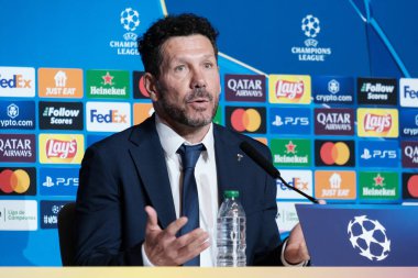 Diego Simeone 11 Mart 2025 tarihinde Madrid Metropolitano Stadyumu 'nda Atletico de Madrid ve Real Madrid CF arasında oynanan UEFA Şampiyonlar Ligi maçına katıldı.