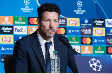 Diego Simeone 11 Mart 2025 tarihinde Madrid Metropolitano Stadyumu 'nda Atletico de Madrid ve Real Madrid CF arasında oynanan UEFA Şampiyonlar Ligi maçına katıldı.