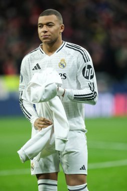 Real Madrid 'den Kylian Mbappe UEFA Şampiyonlar Ligi maçında Atletico de Madrid ve Real Madrid 12 Mart 2025 tarihinde Madrid' de Metropolitano Stadyumu 'nda oynadı.