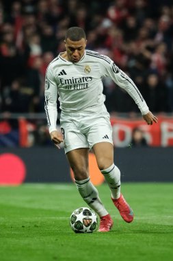 Real Madrid 'den Kylian Mbappe UEFA Şampiyonlar Ligi maçında Atletico de Madrid ve Real Madrid 12 Mart 2025 tarihinde Madrid' de Metropolitano Stadyumu 'nda oynadı.