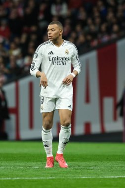Real Madrid 'den Kylian Mbappe UEFA Şampiyonlar Ligi maçında Atletico de Madrid ve Real Madrid 12 Mart 2025 tarihinde Madrid' de Metropolitano Stadyumu 'nda oynadı.