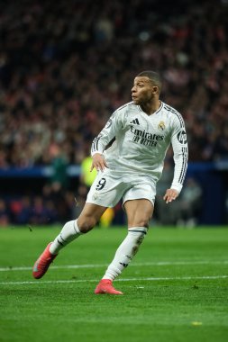 Real Madrid 'den Kylian Mbappe UEFA Şampiyonlar Ligi maçında Atletico de Madrid ve Real Madrid 12 Mart 2025 tarihinde Madrid' de Metropolitano Stadyumu 'nda oynadı.