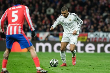 Real Madrid 'den Kylian Mbappe UEFA Şampiyonlar Ligi maçında Atletico de Madrid ve Real Madrid 12 Mart 2025 tarihinde Madrid' de Metropolitano Stadyumu 'nda oynadı.