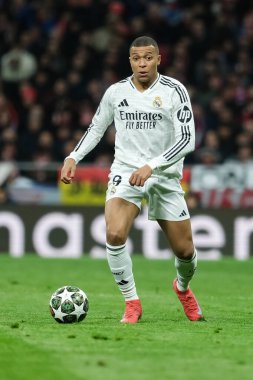 Real Madrid 'den Kylian Mbappe UEFA Şampiyonlar Ligi maçında Atletico de Madrid ve Real Madrid 12 Mart 2025 tarihinde Madrid' de Metropolitano Stadyumu 'nda oynadı.