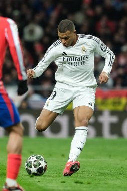 Real Madrid 'den Kylian Mbappe UEFA Şampiyonlar Ligi maçında Atletico de Madrid ve Real Madrid 12 Mart 2025 tarihinde Madrid' de Metropolitano Stadyumu 'nda oynadı.