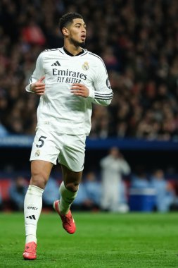 Real Madrid 'den Jude Bellingham, UEFA Şampiyonlar Ligi maçında Atletico de Madrid ve Real Madrid 12 Mart 2025 tarihinde Madrid' de Metropolitano Stadyumu 'nda oynadı.