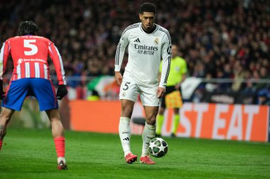Real Madrid 'den Jude Bellingham, UEFA Şampiyonlar Ligi maçında Atletico de Madrid ve Real Madrid 12 Mart 2025 tarihinde Madrid' de Metropolitano Stadyumu 'nda oynadı.