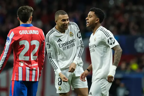 Real Madrid 'den Kylian Mbappe UEFA Şampiyonlar Ligi maçında Atletico de Madrid ve Real Madrid 12 Mart 2025 tarihinde Madrid' de Metropolitano Stadyumu 'nda oynadı.