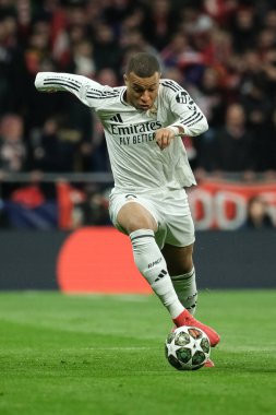 Real Madrid 'den Kylian Mbappe UEFA Şampiyonlar Ligi maçında Atletico de Madrid ve Real Madrid 12 Mart' ta Metropolitano Stadyumu 'nda oynadı.