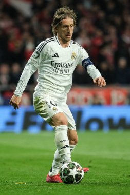 UEFA Şampiyonlar Ligi karşılaşmasında Real Madrid 'den Luka Modriç ve Real Madrid, 20 Mart' ta Metropolitano Stadyumu 'nda oynadılar.