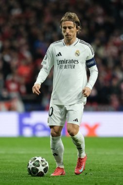 UEFA Şampiyonlar Ligi karşılaşmasında Real Madrid 'den Luka Modriç ve Real Madrid, 20 Mart' ta Metropolitano Stadyumu 'nda oynadılar.