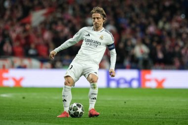 UEFA Şampiyonlar Ligi karşılaşmasında Real Madrid 'den Luka Modriç ve Real Madrid, 20 Mart' ta Metropolitano Stadyumu 'nda oynadılar.